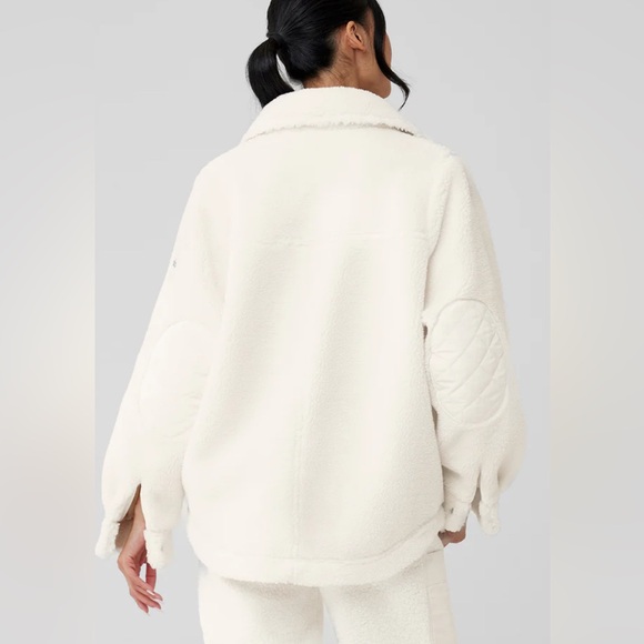 ALO~ Sherpa Edge Shacket Ivory Size XS (2-4) QUILTED Pockets and Elbows. - Picture 4 of 16
